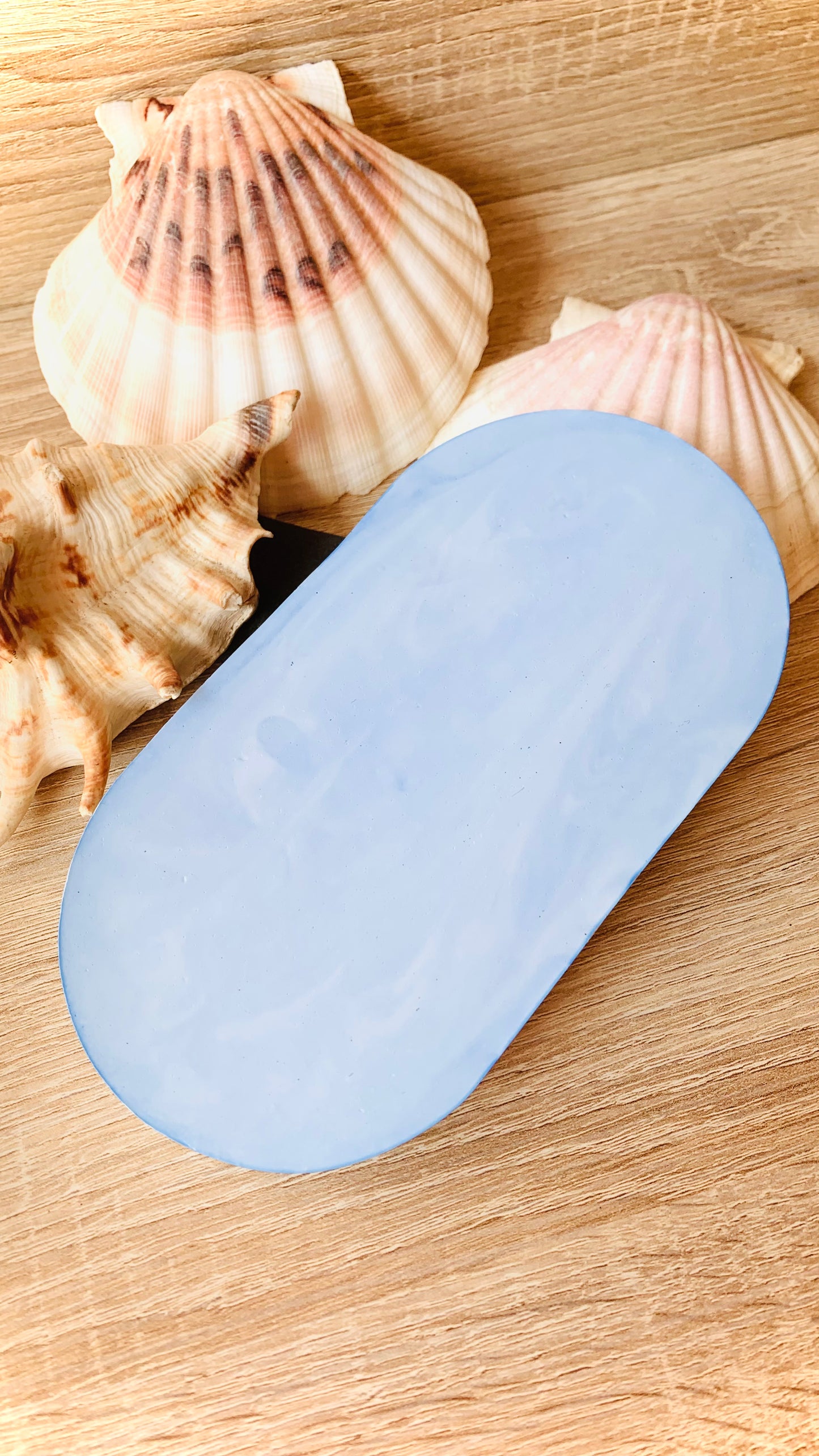 Vide-poche en résine avec œil de Sainte-Lucie, coquillage et galet corse - Pelou&Co