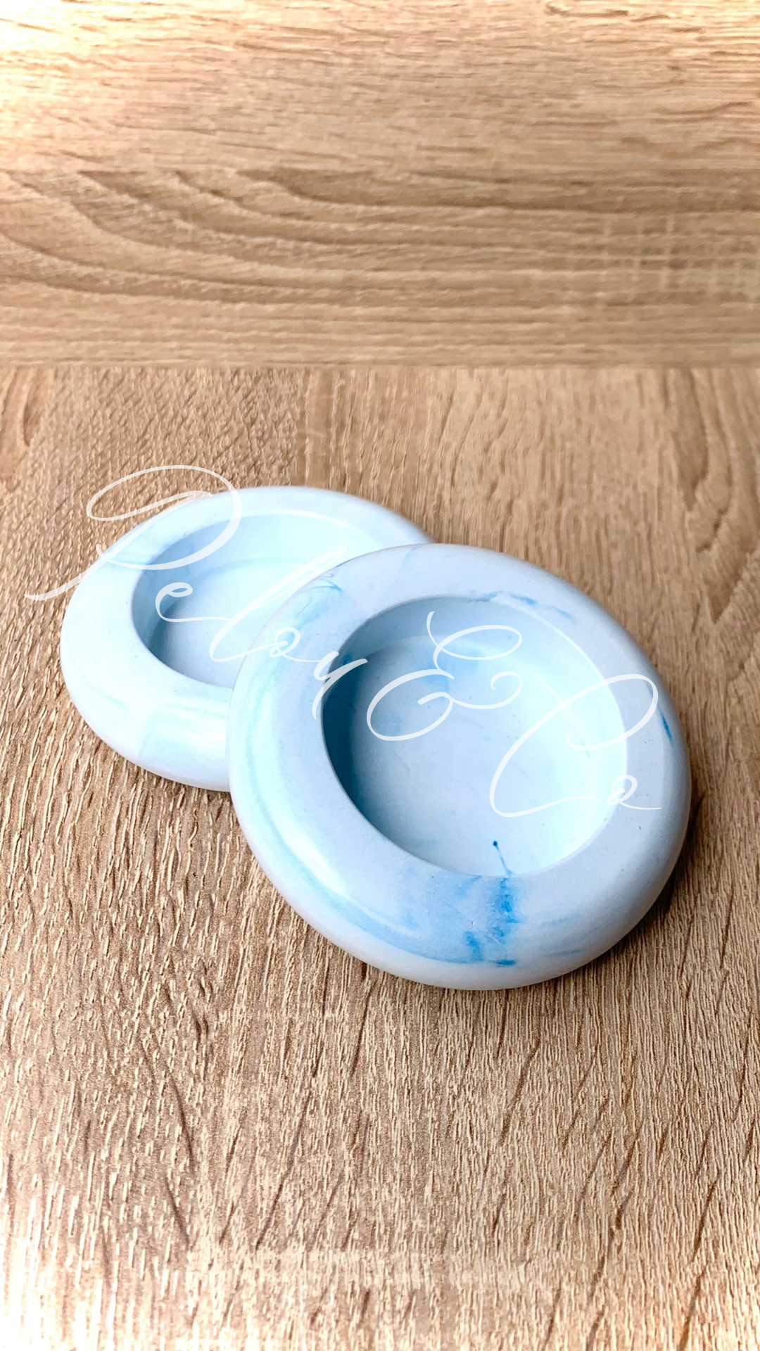 Bougeoirs rond en résine, bleu marbré, fait main en Corse
