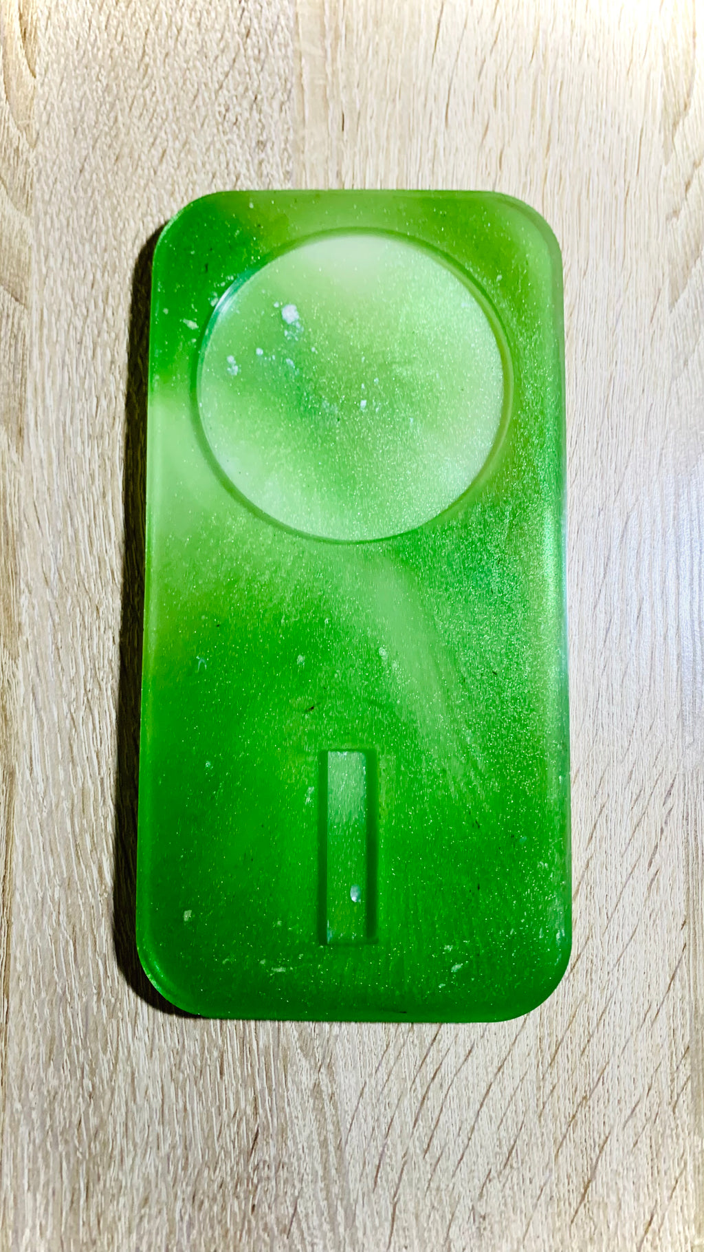 support encens avec bougie chauffe plat en résine verte décorative.