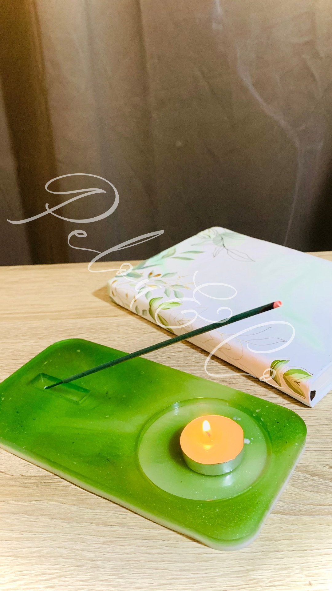 socle porte encens et bougeoir vert en résine époxy création artisanale