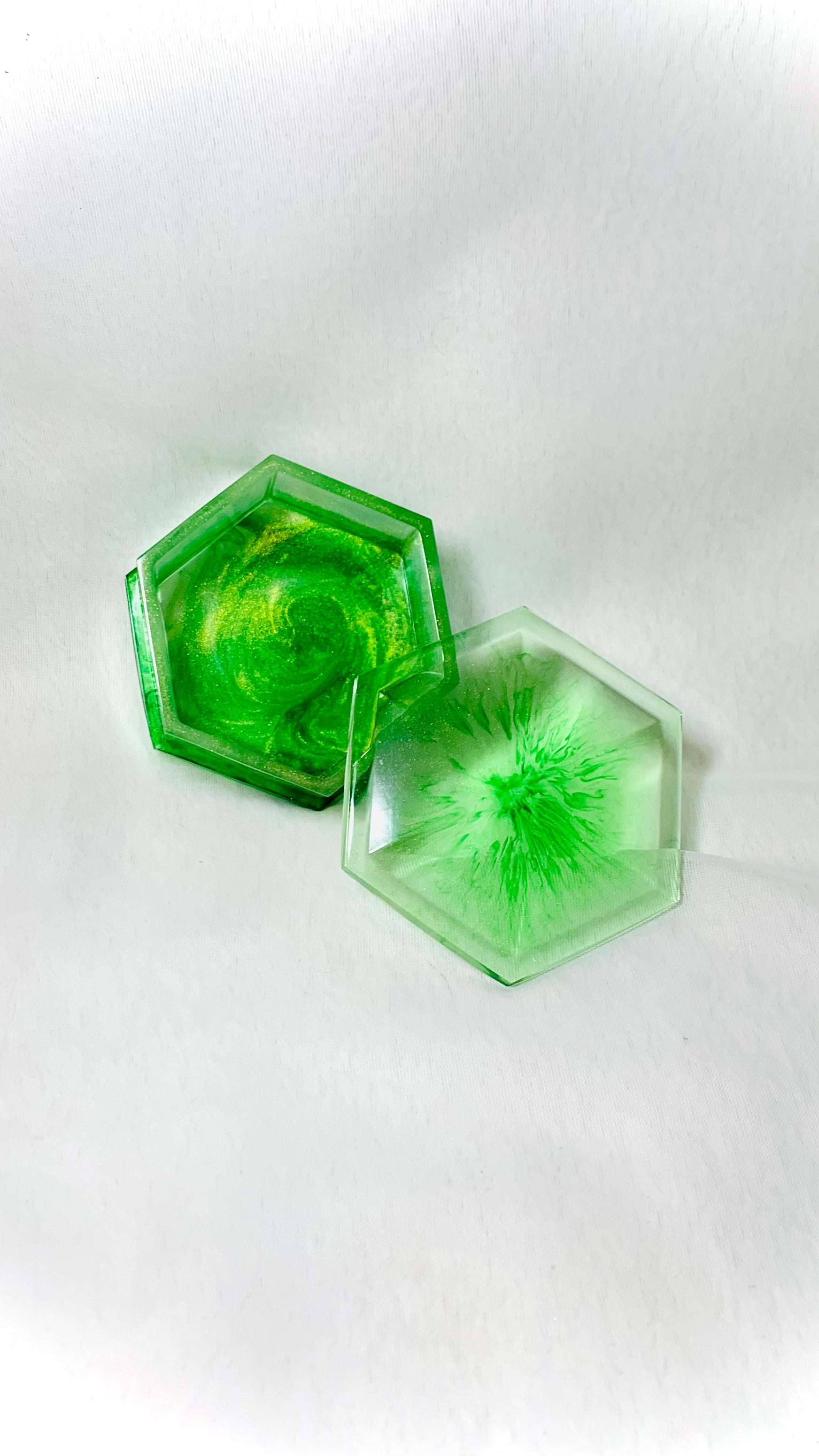 Boîte octogone en résine, verre et doré transparent, fait main en Corse