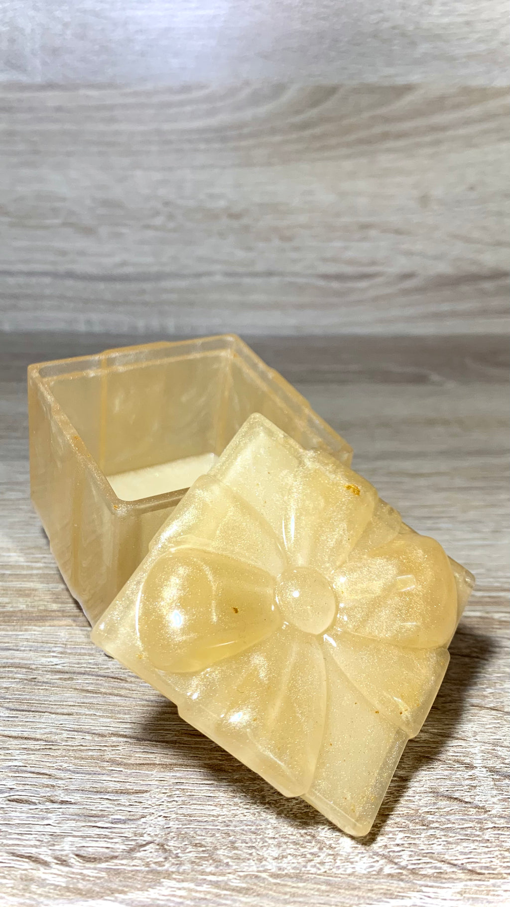 Petite boîte cadeau décoratif résine or Pelou&Co