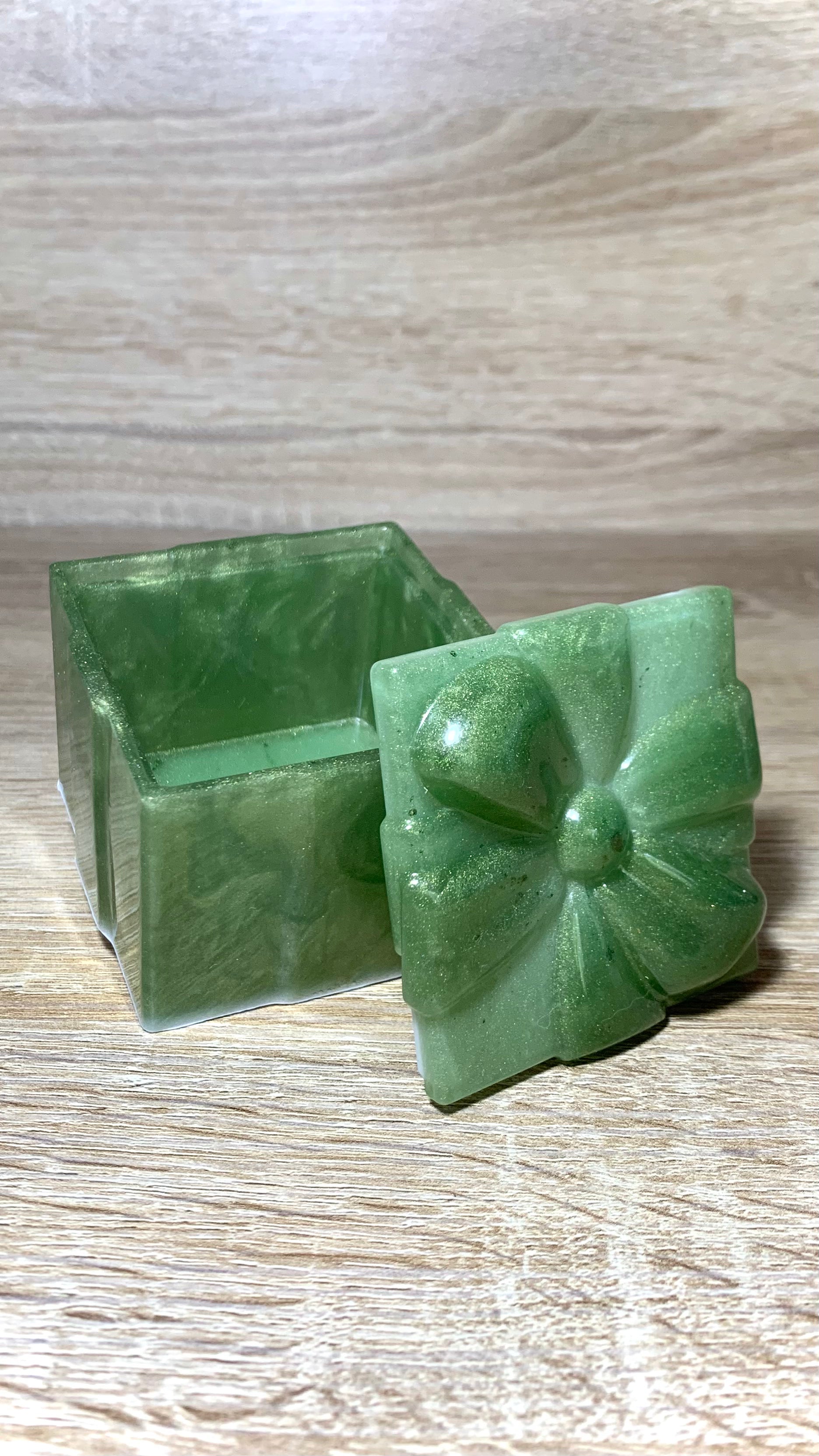 Petite boîte cadeau décoratif résine vert Pelou&Co