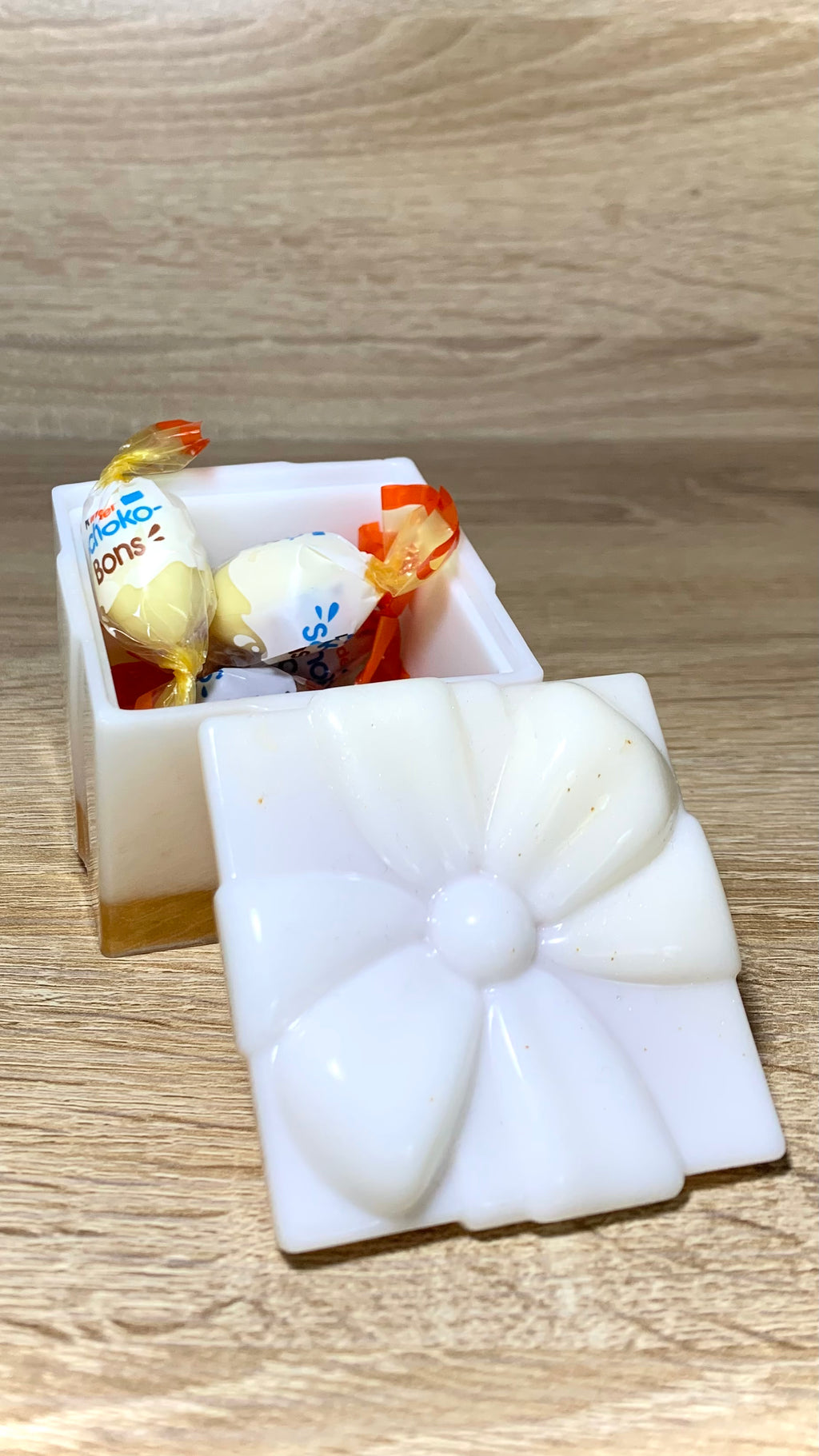 Boîte rangement en résine époxy or et blanc artisanat Pelou&Co