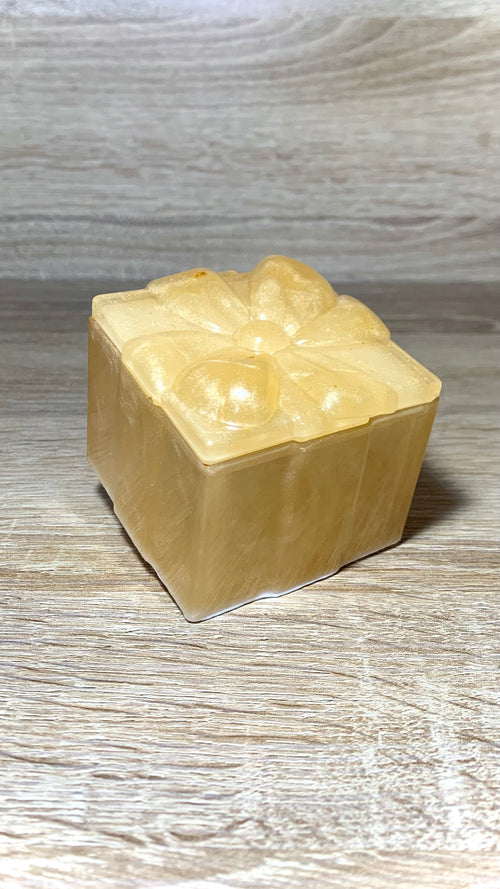 Boîte cadeau en résine or Pelou&Co