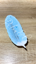 Vide-poches plume givrée bleu et blanc en résine époxy Pelou&Co