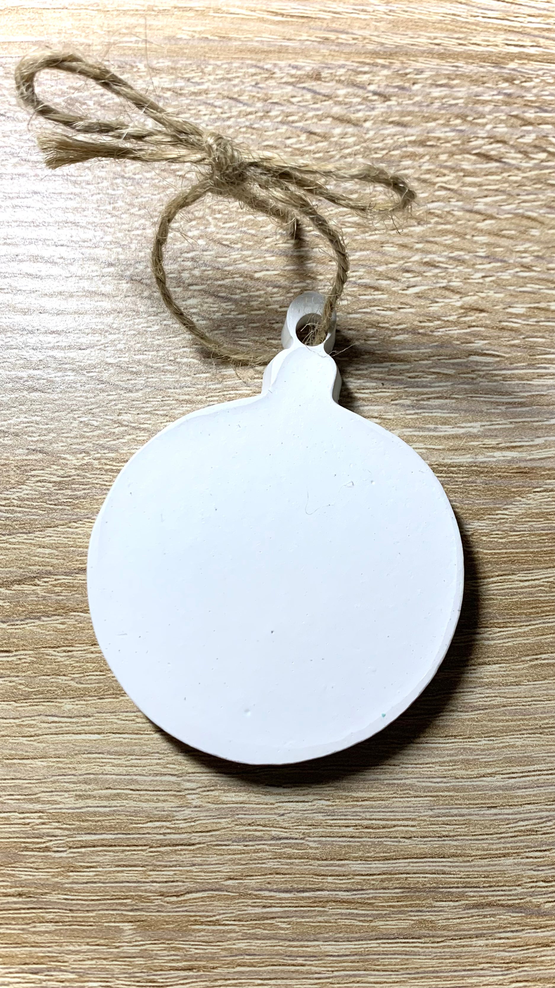 Décoration artisanale de Noël blanche et argentée