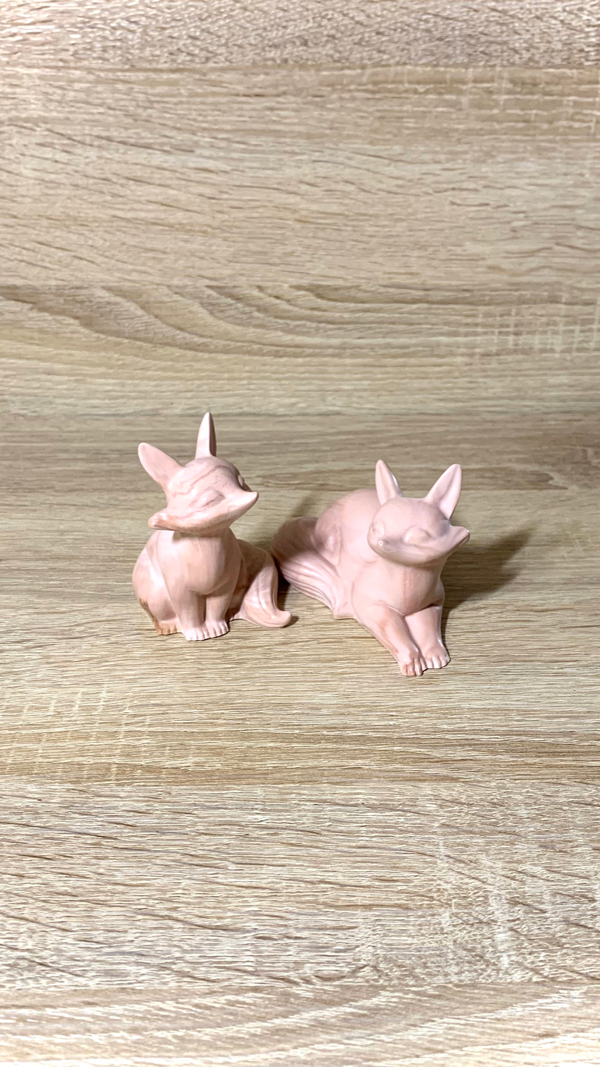 Figurines renards artisanaux en résine _ Lot de 2 renards marron clair _ Décoration automne artisanale Corse Pelou&Co