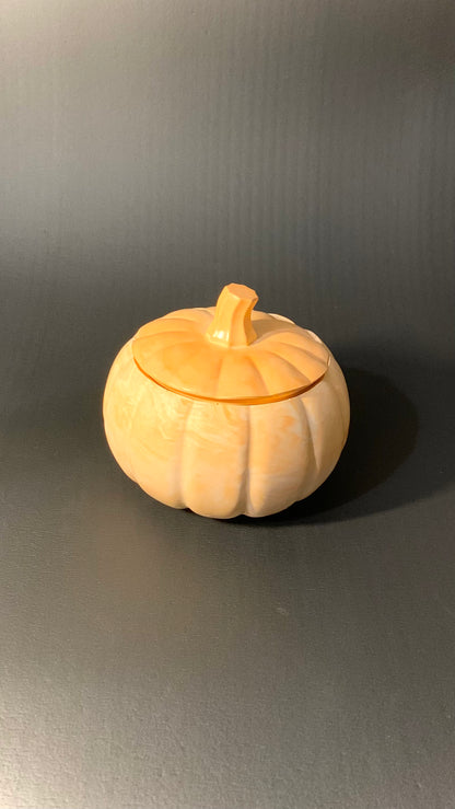 Grande Box Halloween Pelou&Co – Citrouille XXL en résine artisanale avec surprises mystères