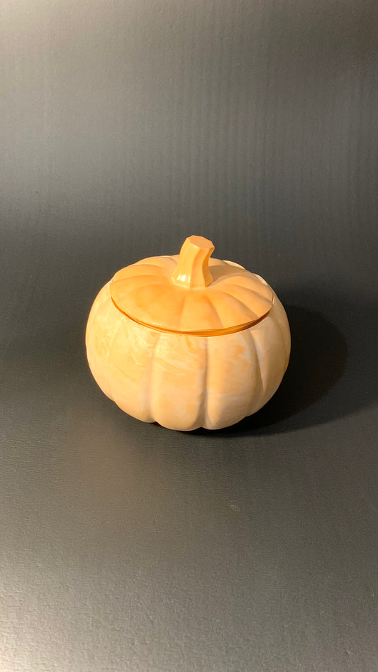 Grande Box Halloween Pelou&Co – Citrouille XXL en résine artisanale avec surprises mystères