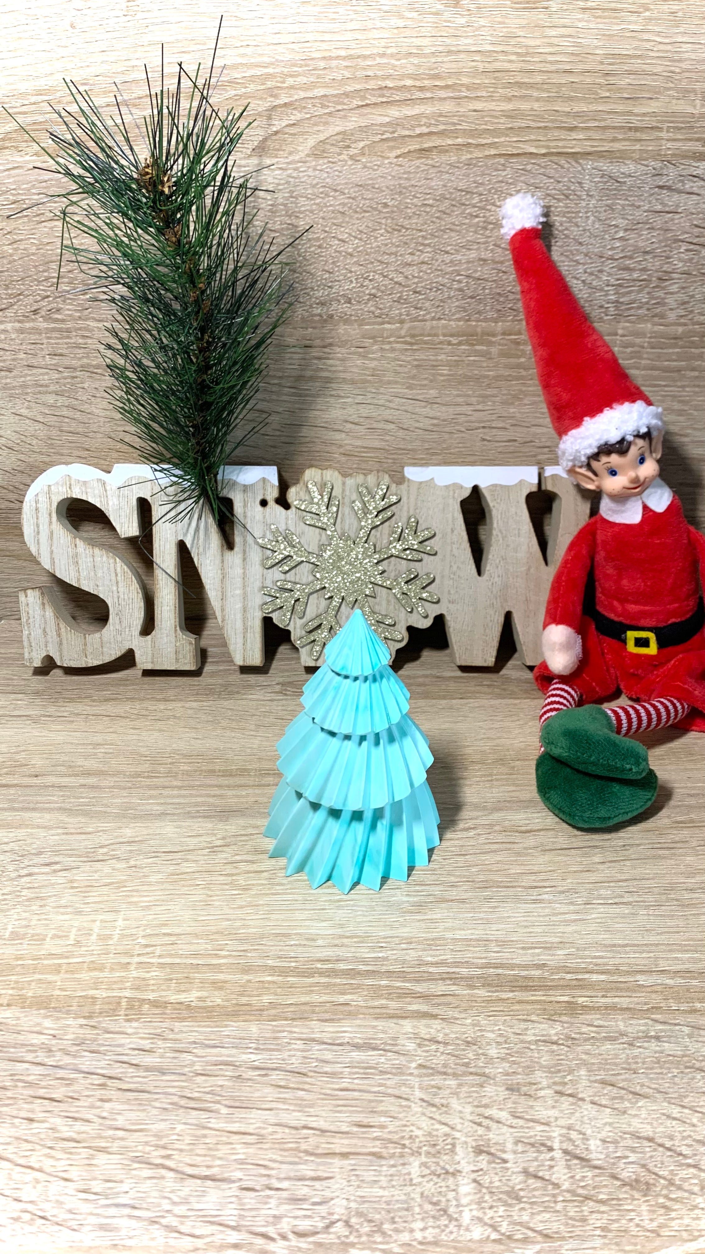 Grand sapin vert en résine minérale Pelou&Co – décoration artisanale de Noël