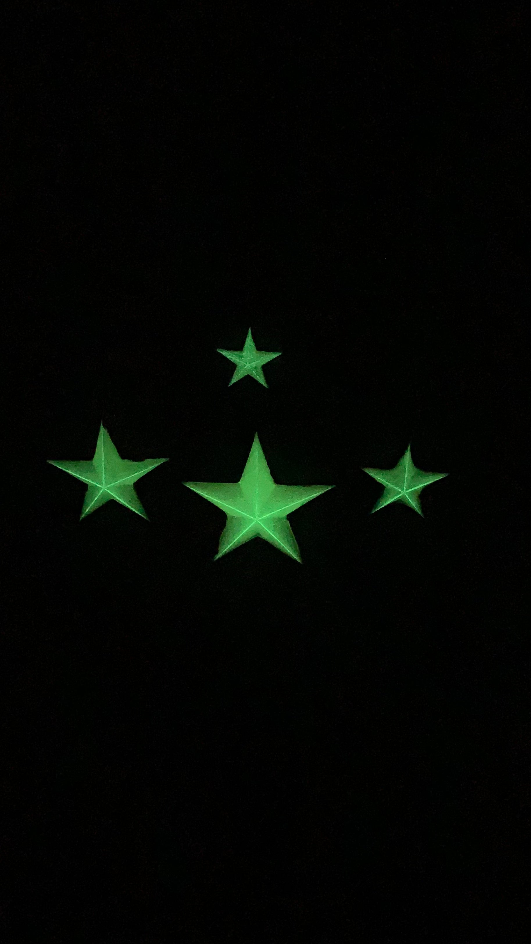 Lot 4 aimants étoiles en résine époxy - fluorescent -décoration originale maison - Pelou&Co