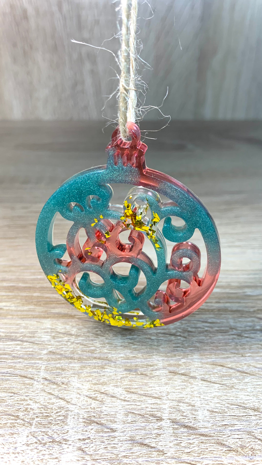Suspensions artisanales en résine époxy – Collection Noël 2025