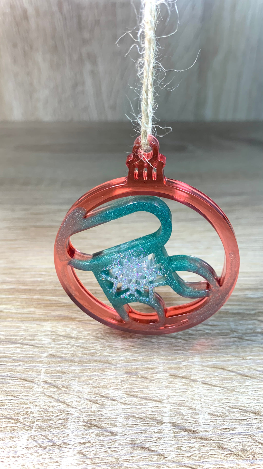 Motif flocon rouge, vert et paillettes argentées Pelou&Co