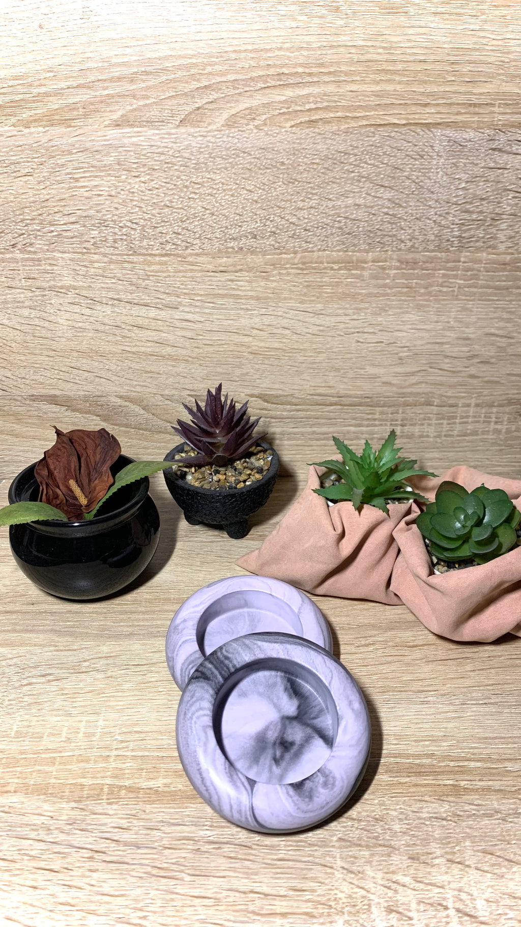 Lot de deux bougeoirs ronds marbrés violet et noir – création artisanale Pelou&Co