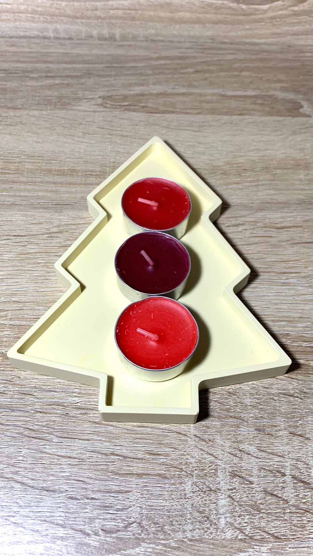 Plateau sapin décoratif jaune ambiance Noël Pelou&Co