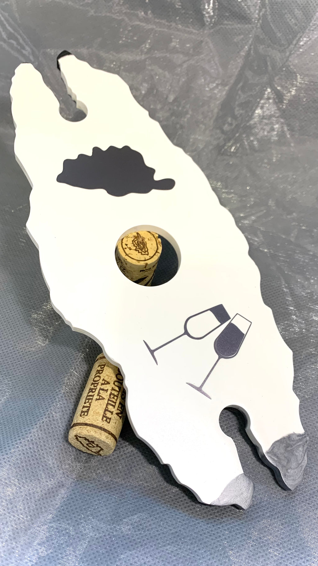 Porte-verres décoratif avec motif de la Corse et deux verres qui trinquent _ Pelou&Co