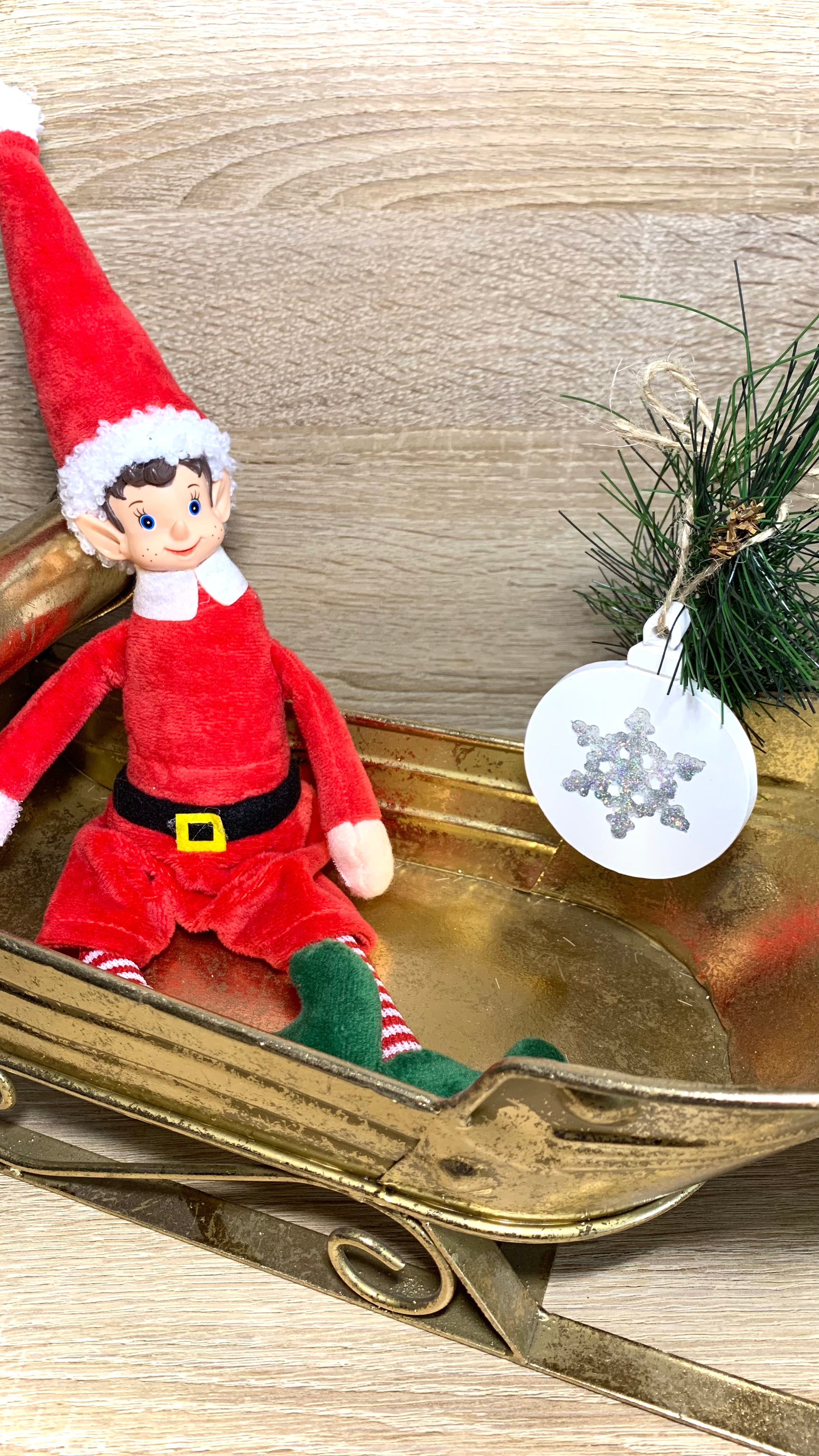 Suspension boule plate blanche avec flocon argenté Pelou&Co