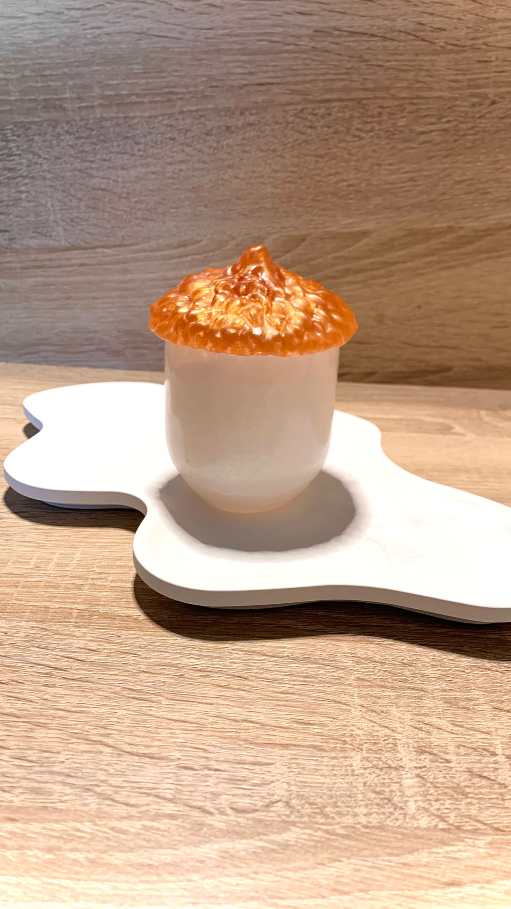 Boite décorative forme gland résine artisanale.