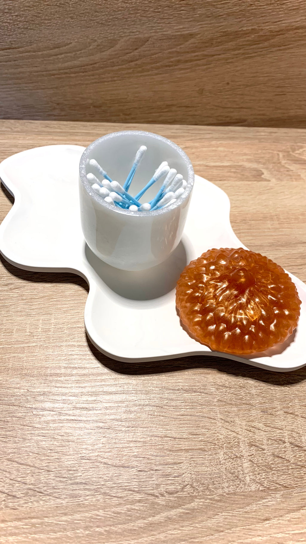 Petite boîte rangement en résine blanc et bronze