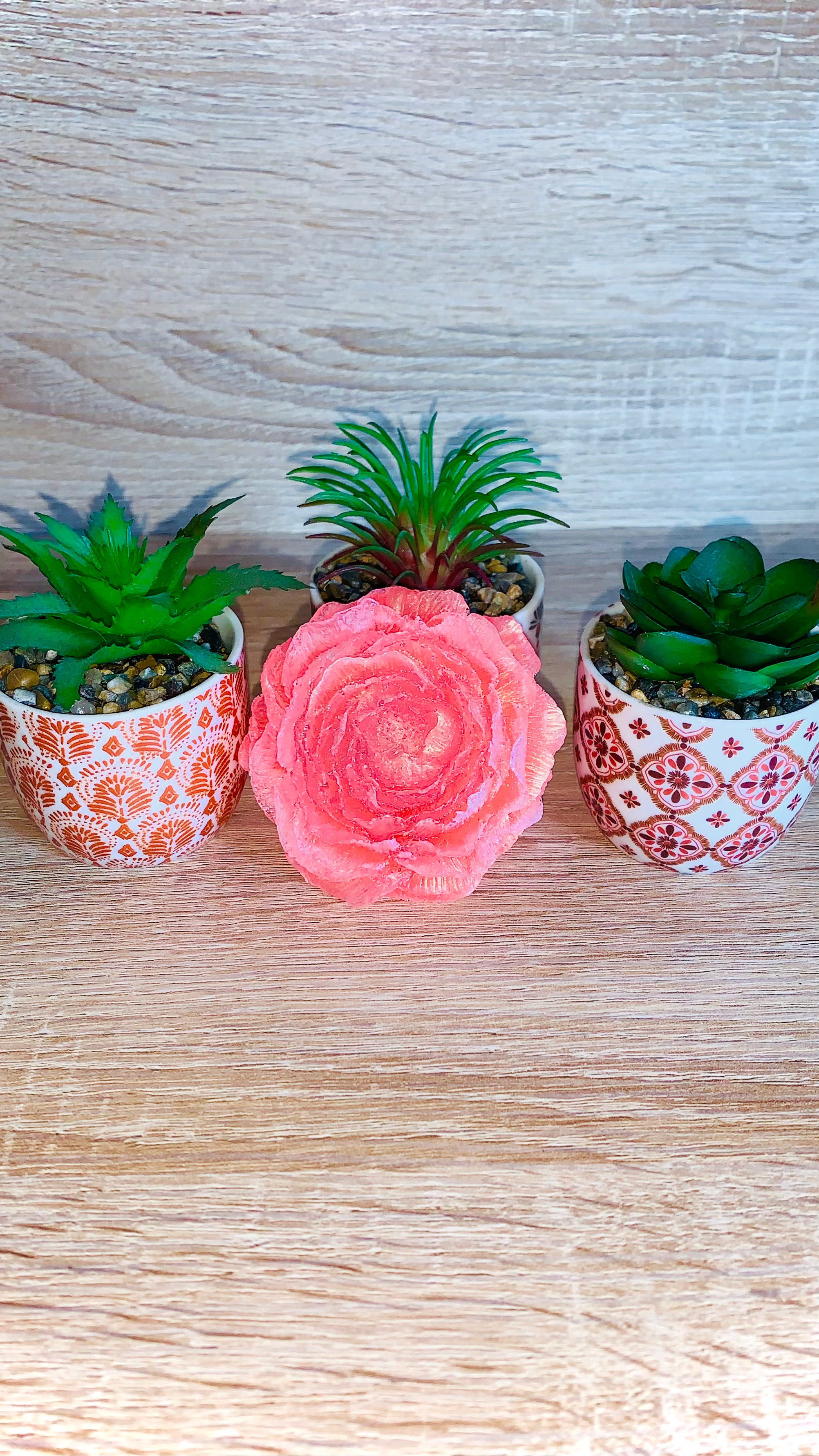 Pivoine en résine époxy rose et or, déco florale Pelou&Co