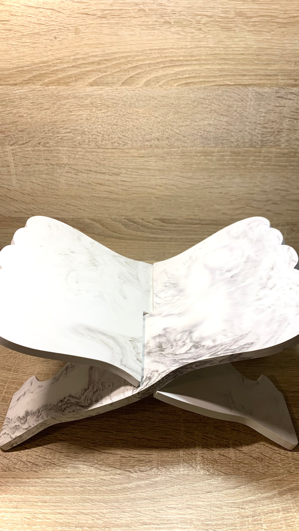 support pour livres marbré blanc et gris Pelou&Co