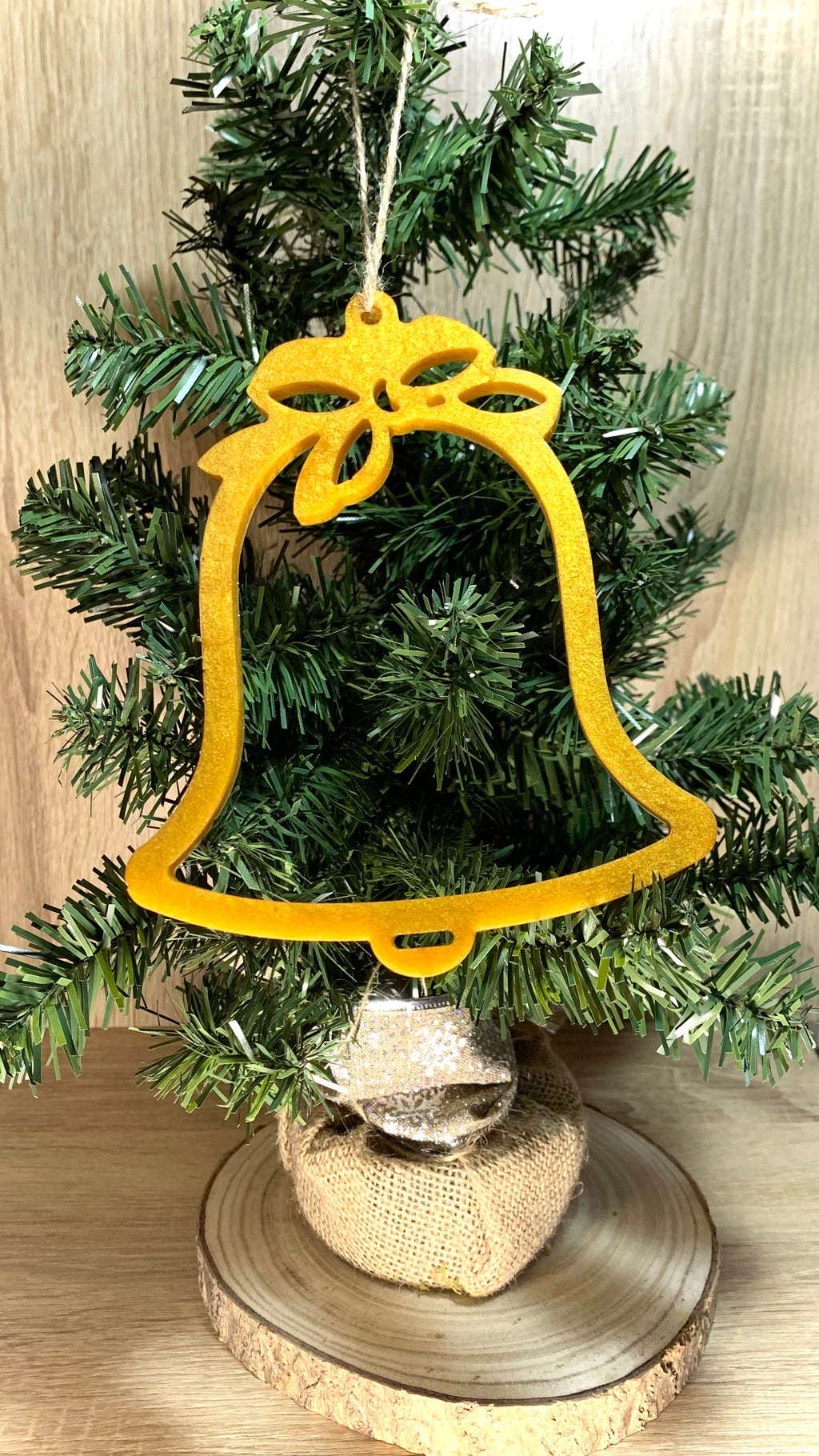 suspension cloche dorée en résine époxy Pelou&Co