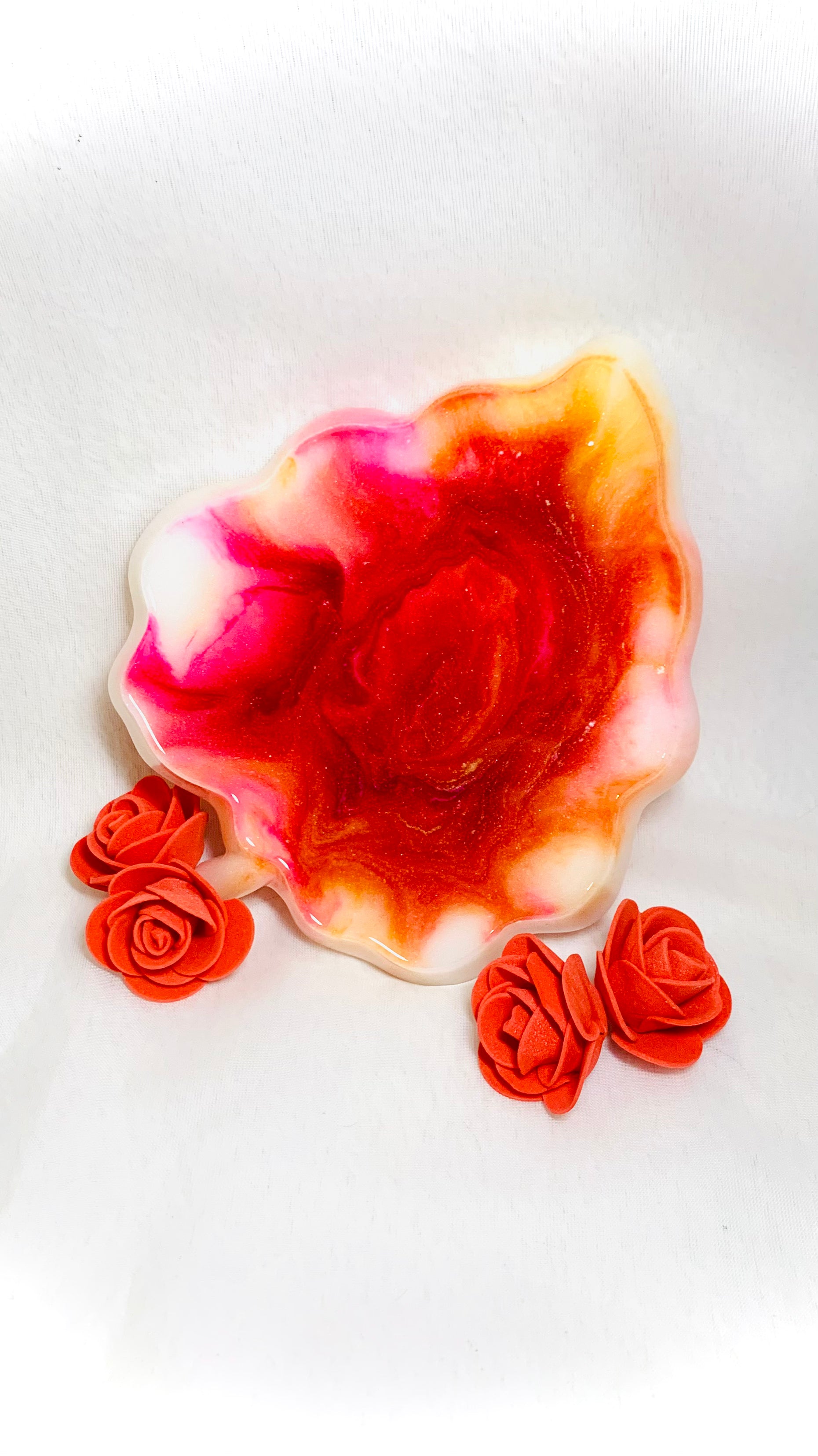 Vide-poche rond en résine, blanche rose et orangé, fait main en Corse