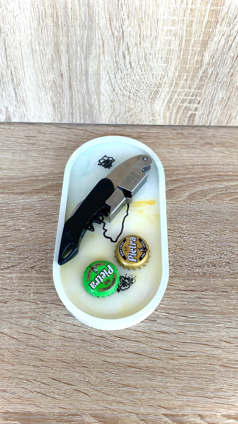 Vide-poche en résine minérale et époxy jaune et vert, style méditerranéen