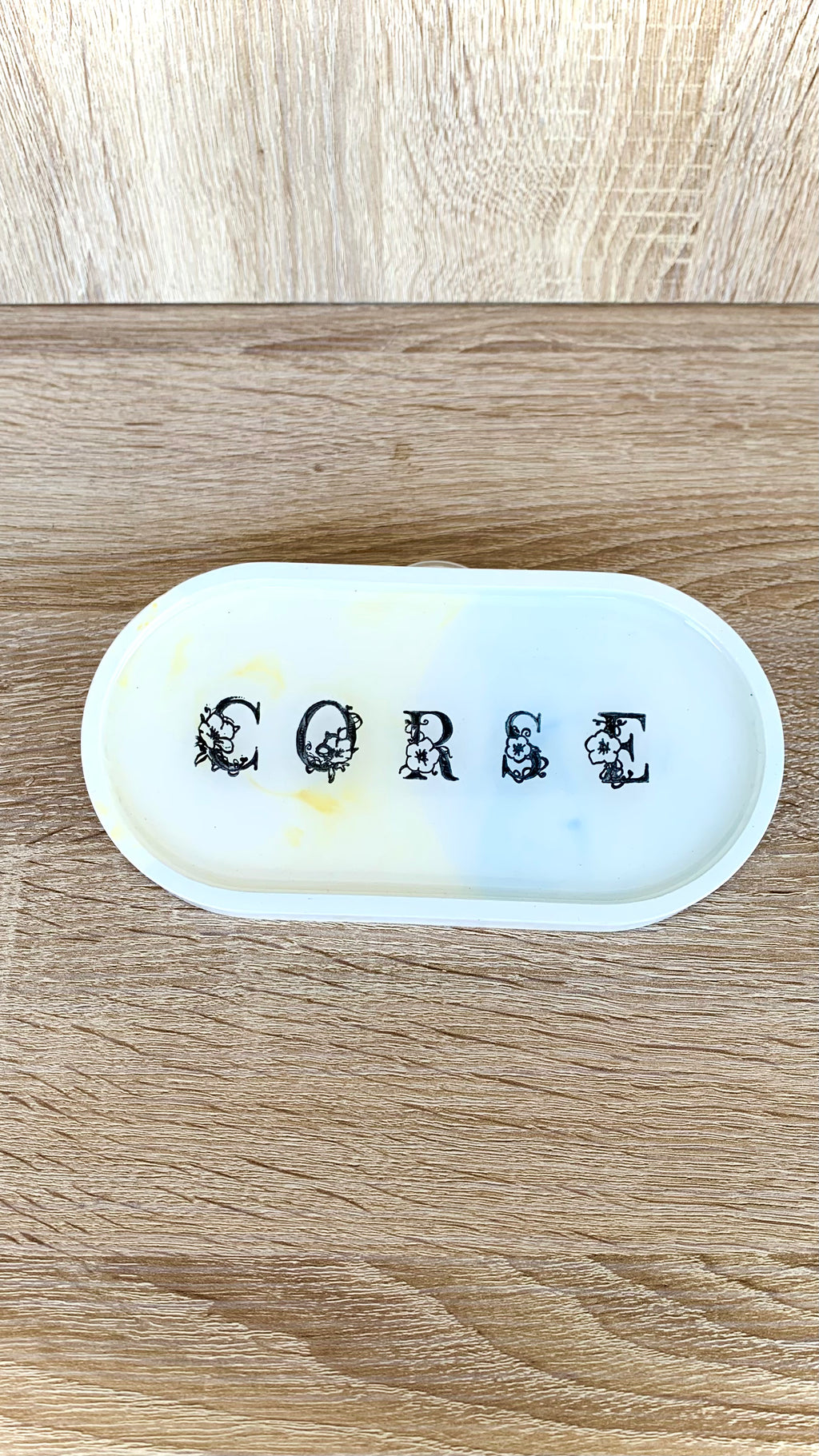 Vide-poche en résine minérale bleu et jaune, fait main en Corse