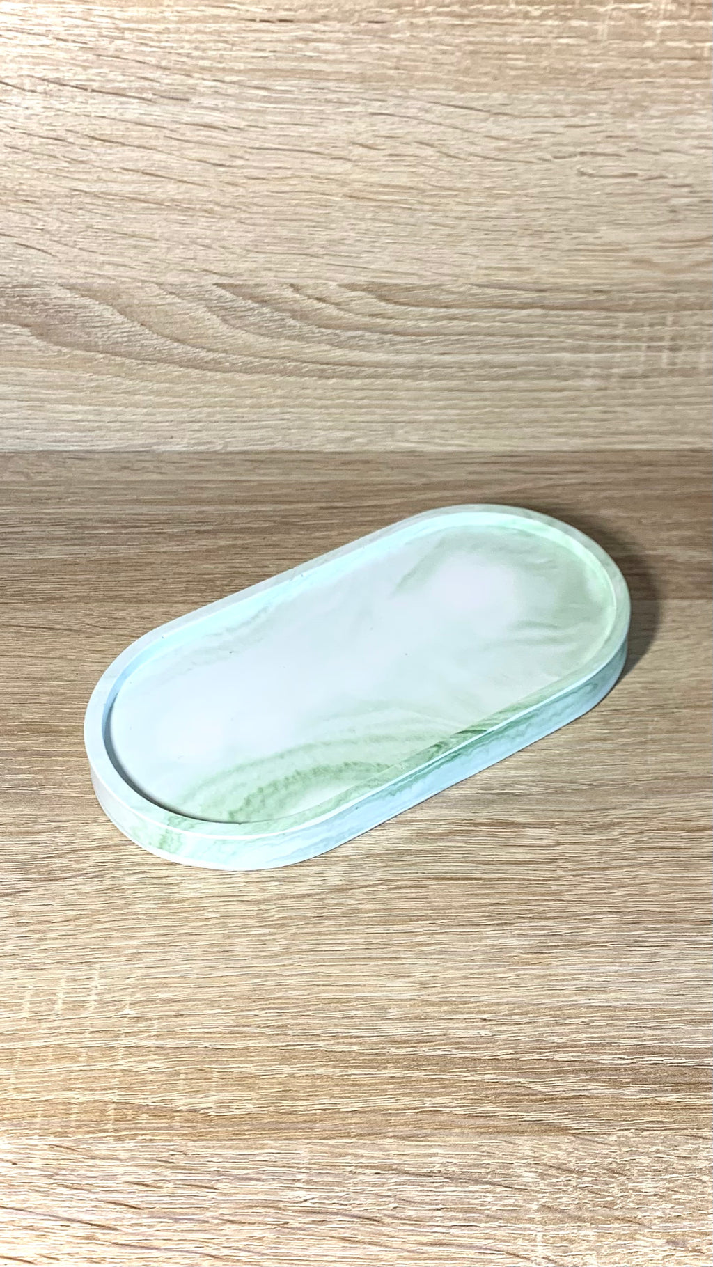 Vide-poches en résine minérale blanc et vert effet marbré _ Décoration méditerranéenne